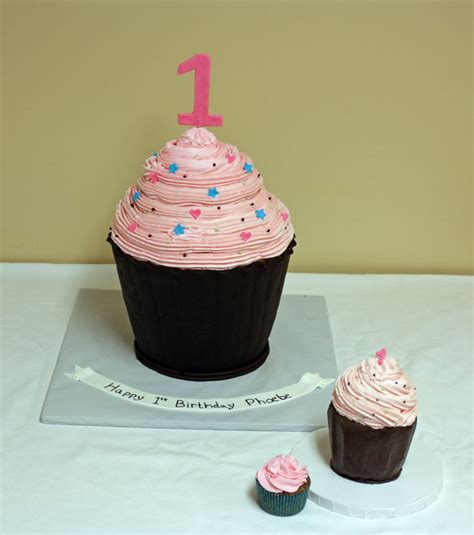 Giant Cupcake Cake Designs