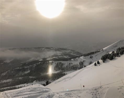 Majestic Montana, the light isn’t a effect or distortion created by the