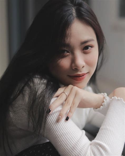 Lạ đời 2 hot TikTok Dance thể hiện điệu nhảy uốn dẻo dù thời tiết giá lạnh và sự thật đằng