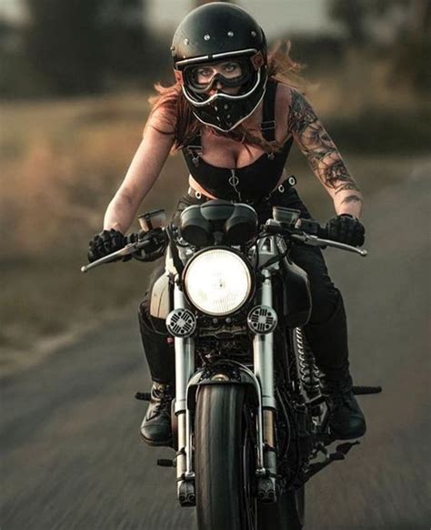 Enamorados De La Velocidad Supermotos Y Chicas Deslumbrantes En Una Danza Imparable Hot News