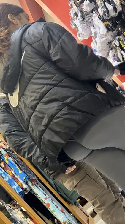 Tight Booty Latina In Leggings At TJ Maxx OC Spandex Leggings Yoga Pants Forum