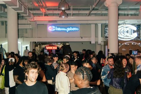 Pornhub Makes Premium Porn Available For All Gives 50 000 Masks