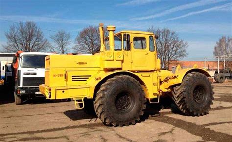 Фото Трактор К-700