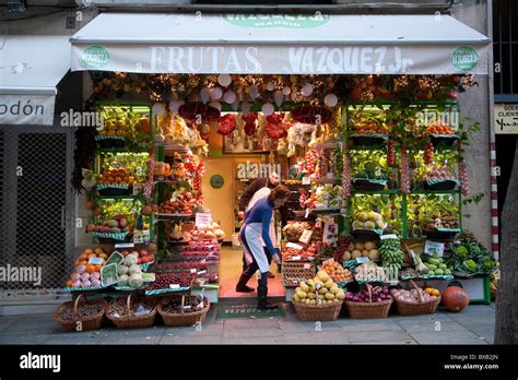 madrid frutas vazquez  res stock photography  images alamy