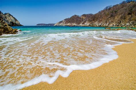 Paradise Sand Beach with Turquoise Blue Water in Huatulco, Oaxaca ...