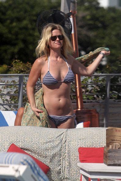 Sexy Hot Eve Bikini Pics