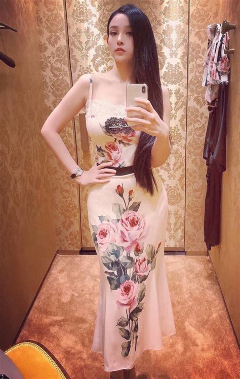 hot mom đình đám dù đẻ nhiều con vẫn son trẻ quyến rũ vợ đại gia kim cương cũng lọt danh sách này
