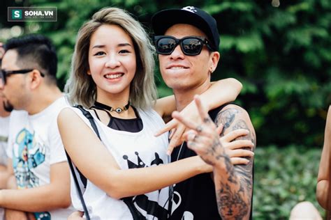 Dàn hot girl mặc bikini bốc lửa tại tiệc bể bơi