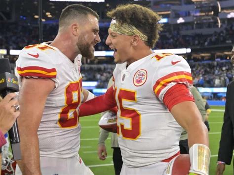 "He's our FEARLESS LEADER," Chiefs' TE Travis Kelce expresses undying ...