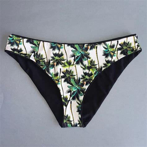 BIKINI TRIANGULO PALMERAS BLANCO Bikinis y Ropas de Baño