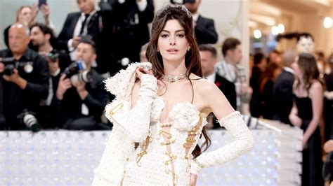 Anne Hathaway Wears Versace to Met Gala 2023