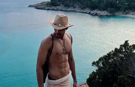 Shirtless Bollywood Men Shubman Gill S Rocking Abs Did You Know Hubman Gill Was Hot