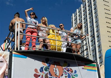 Geisy Arruda Agita Em Cima Do Trio Na Parada Gay Ofuxico
