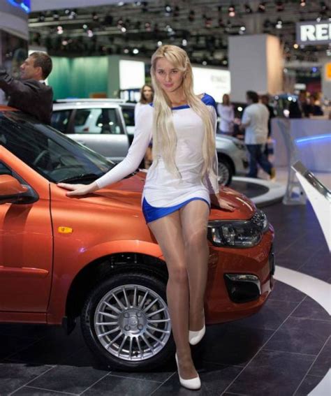 Hot Girls At Motor Shows Pics