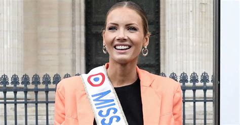 Amandine Petit Sexy Dans Un Mini Bikini Qui D Voile Sa Plastique De R Ve Femmeactuelle Fr