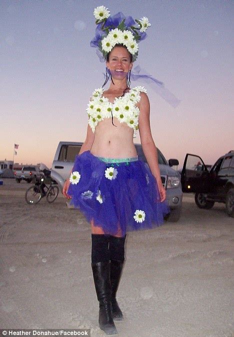 7 Hot Sexy Heather Donahue Bikini Pics