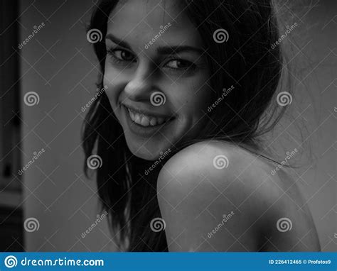 Pretty Woman Posing Naked Back Studio Black And White Photo Stock Image Image Of Feminine