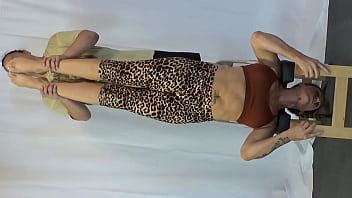 El Director De Contrataci N Prueba Las Suelas De Los Salvavidas Xvideos