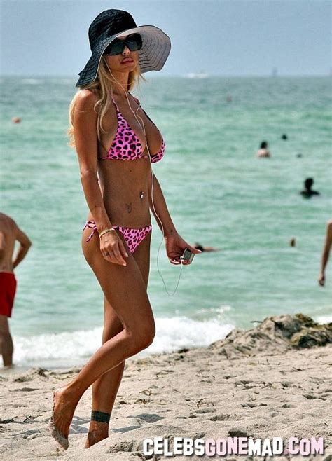 Shauna Sand Exposing Her Juggs In Hot Bikini At The Beach Porn Pictures