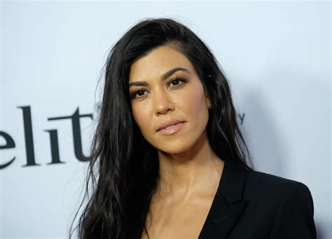 Sexiest Mum Kourtney Kardashian Flashes Underboobs In Skimpy Bikini IBTimes UK