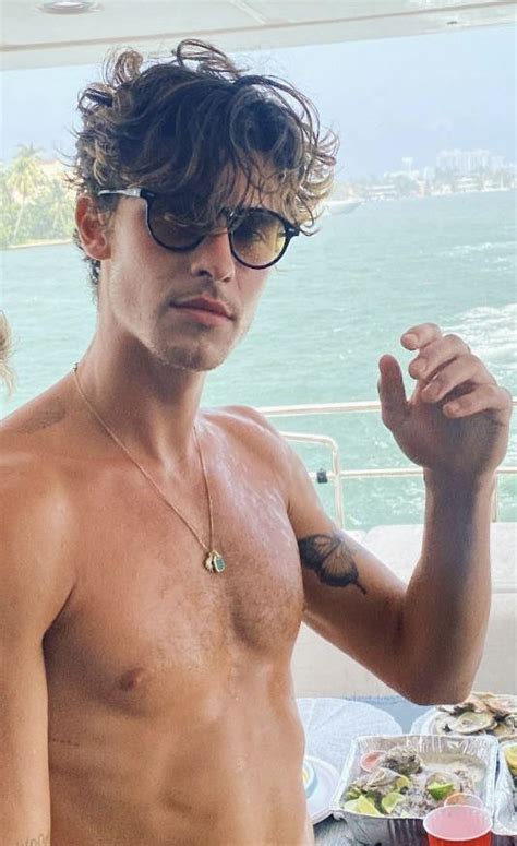 Shawn Mendes Hot