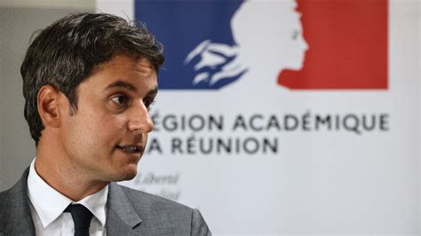 "On ne pourra plus porter d'abaya à l'école", annonce le ministre de l