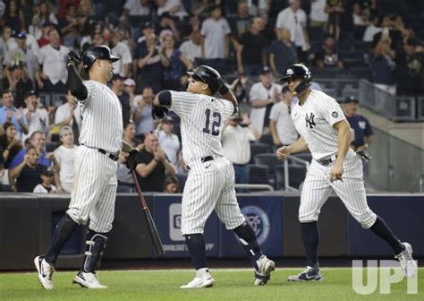 Photo New York Yankees Vs Philadelphia Phillies At Yankee Stadium