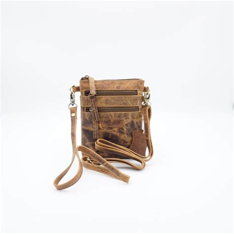 S-20 – DARGELIS LEDERWAREN