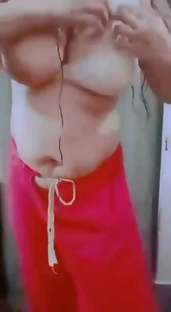 Sexy Girl Showing Big Boos And Pussy By Dance