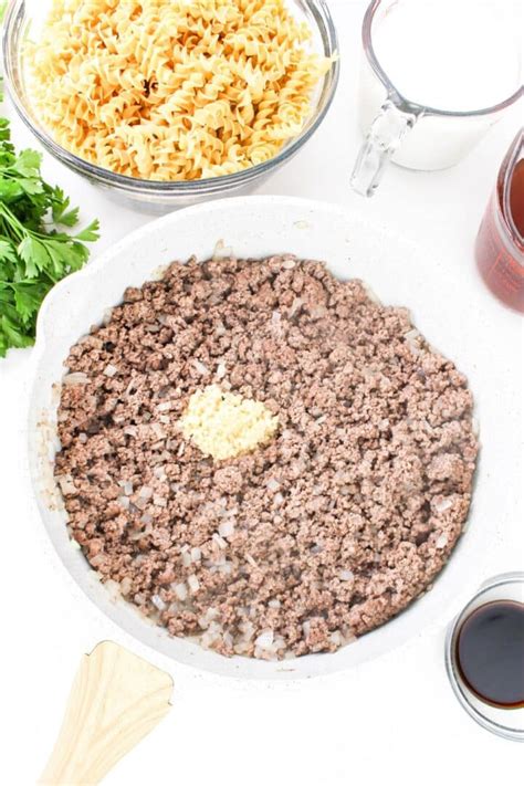 Ground Beef and Noodles - Mama's On A Budget