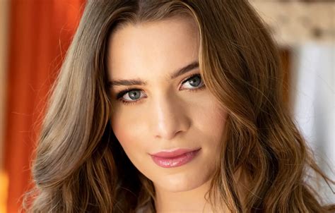 Обои girl smile beautiful pretty face blonde attractive handsome на телефон и рабочий