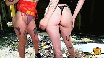 Analeya es follada duro en un trío con un amigo XVIDEOS