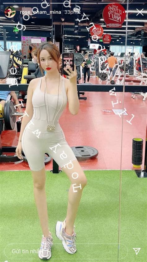Vợ tỷ phú ngành nhựa Việt khoe gu lạ với đồ gym màu nude