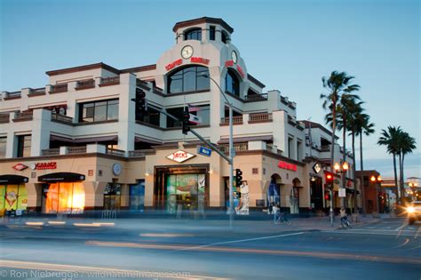 Huntington Beach | Photos by Ron Niebrugge