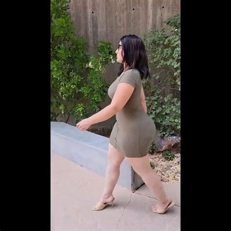 Phat Booty Latina Pawg Chica Con Culo Gigante Walking Xhamster