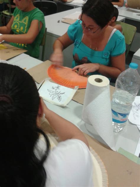 ASOCIACIÓN DE MUJERES BADOLACHOZAS TALLER PINTURA EN TELA