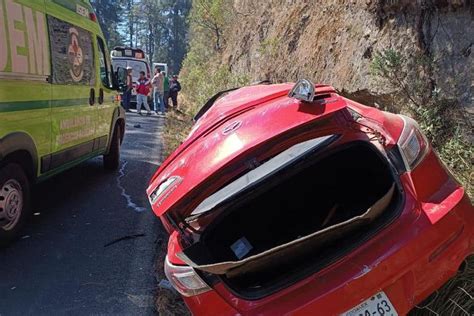 Familia Se Accidenta Sobre La Carretera La Puerta Sultepec Columnas