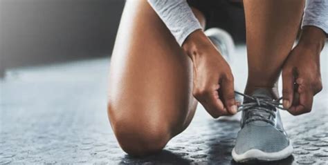 Marche sportive les 3 bons réflexes à adopter pour les jambes selon