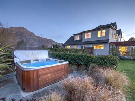 queenstown country lodge bed breakfast bb  queenstown  zealand