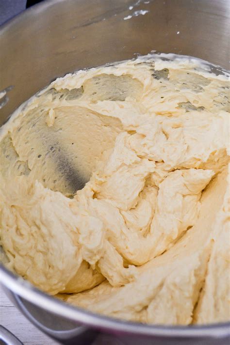 How To Make A Floral Naked Vanilla Cake Bakes By Chichi