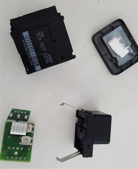 Кнопка ручного тормоза — Volkswagen Passat B6, 2 л, 2008 года | поломка ...