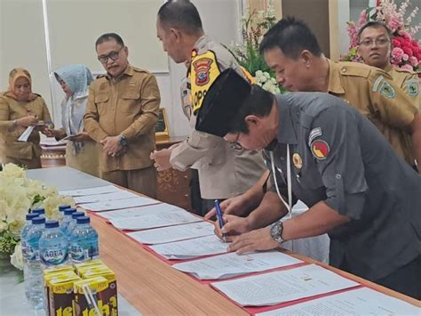 Limi Tandatangani NPHD Bersama KPU Dan Bawaslu Untuk Sukseskan Pilkada