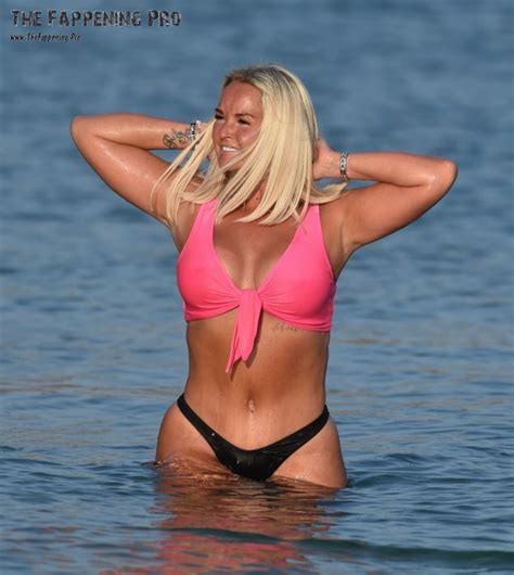 Jennifer Ellison Exposed Her Ass In Bikini On The Beach Photos The Fappening
