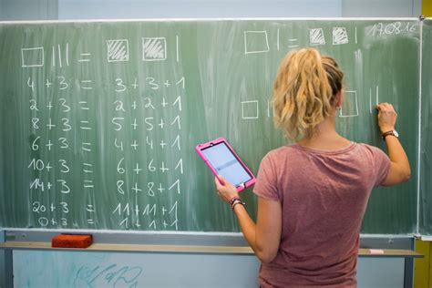 Verheiratete Lehrerin Muss Nach Sex Mit Ihrem Sch Ler Jahrelang Ins Gef Ngnis