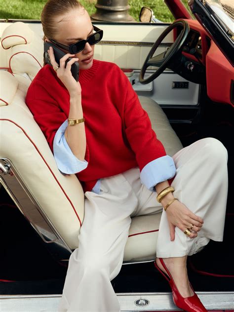 Трикотажный свитер с деталями в рубчик :: LICHI - Online fashion store