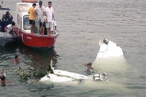 Avi O Cai No Mar Em Paraty Na Costa Verde Brasil Manaus