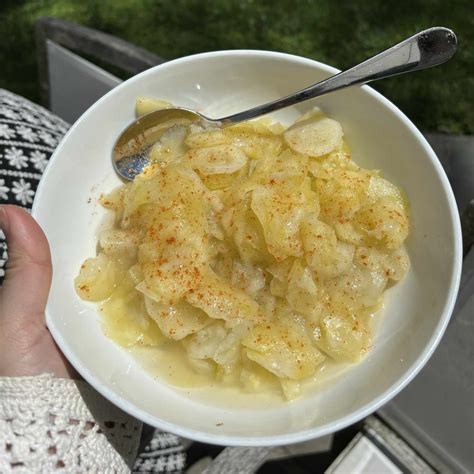 My Grandma's 4-Ingredient Cucumber Salad Is Embarrassingly Simple