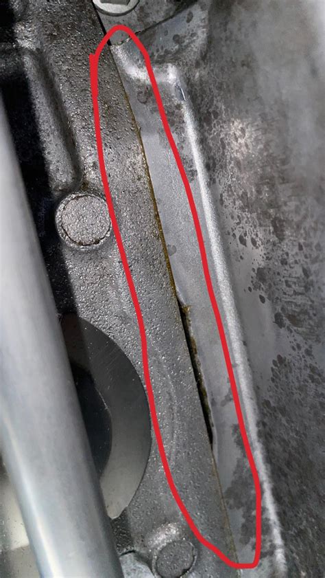 Rear main seal oil leak on 2024 silverado 1500 high country : r/ChevyTrucks