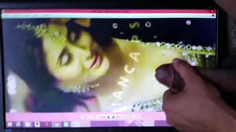 Kareena Kapoor Tittyfucked Gay Man Porn Xhamster