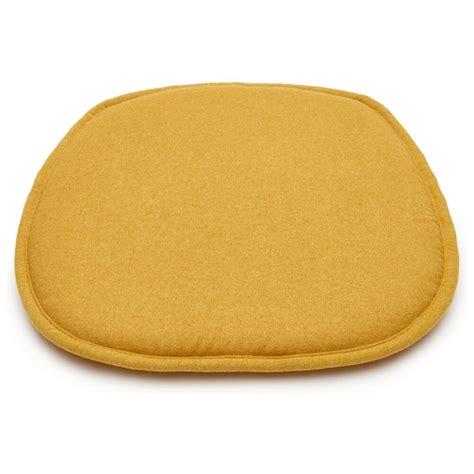 Подушка на стул квадратная 43x43 см горчичная Romane от La Forma ...